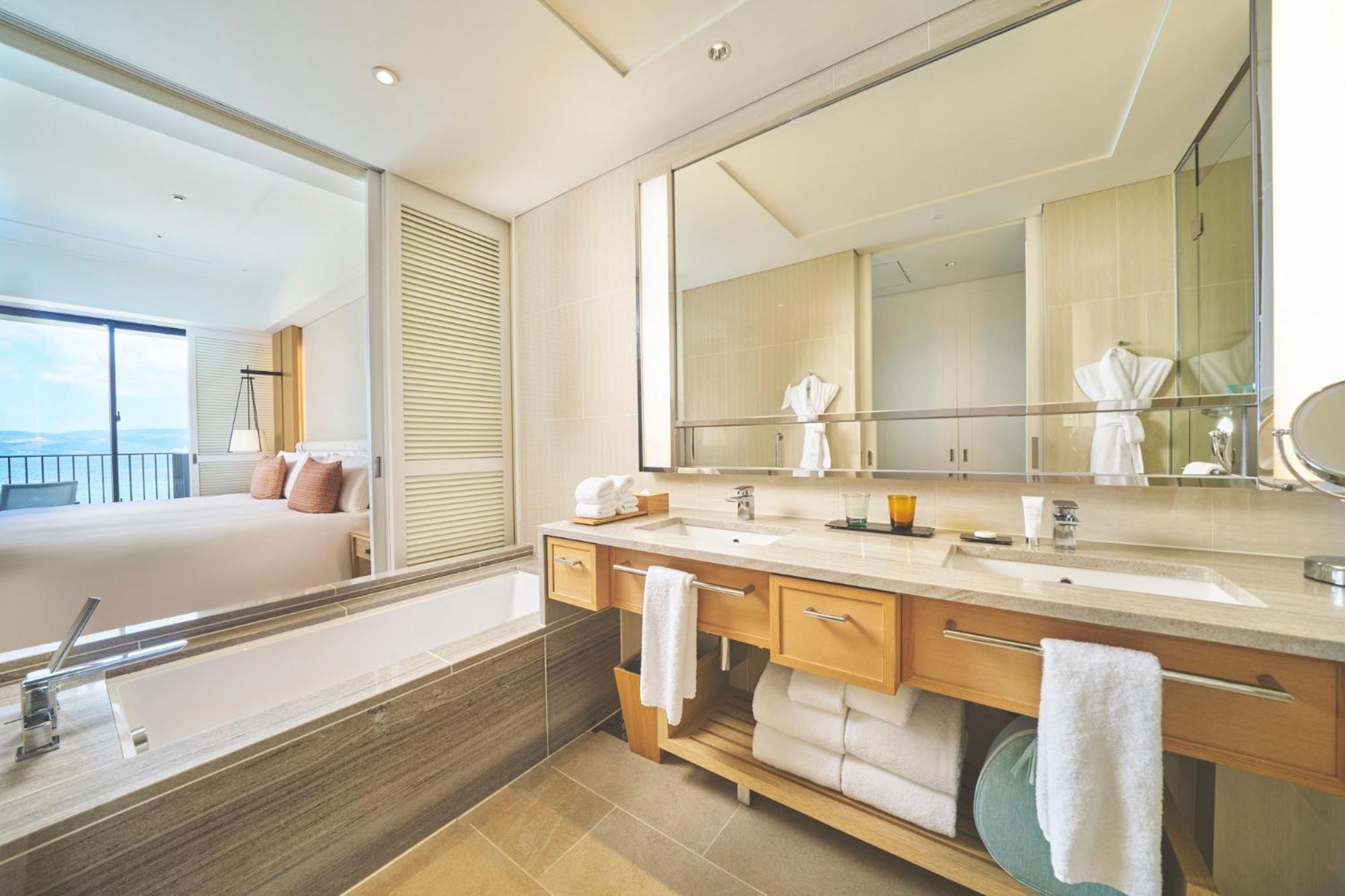 Halekulani Okinawa Hotel Онна Екстериор снимка