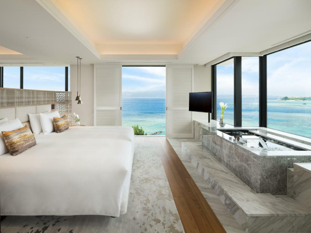 Halekulani Okinawa Hotel Онна Екстериор снимка